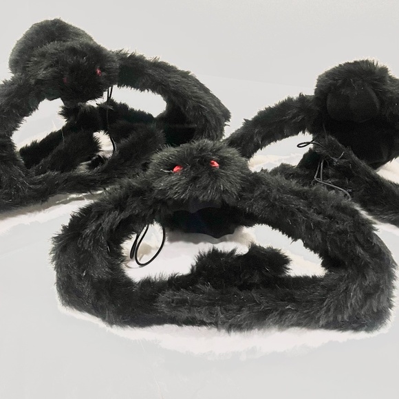 Big furry spiders. This bundle has a total of 4 all black. - Picture 4 of 4
